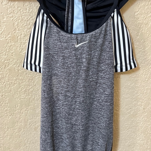 √SCOOP NECK, RACERBACK, LOOSE FIT offering maximum comfort and bikini included - Picture 7 of 7